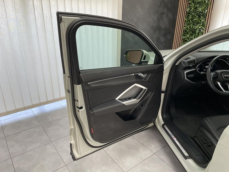 Audi Q3 40TDi ČR Sportback REZERVACE - fotka 19 z 32