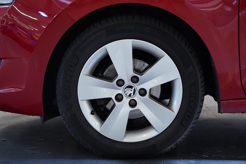 Škoda Rapid - fotka 10 z 25