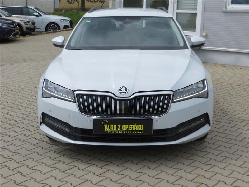 Škoda Superb 2,0 TDI Ambition DSG TAŽNÉ ČR - fotka 2 z 26