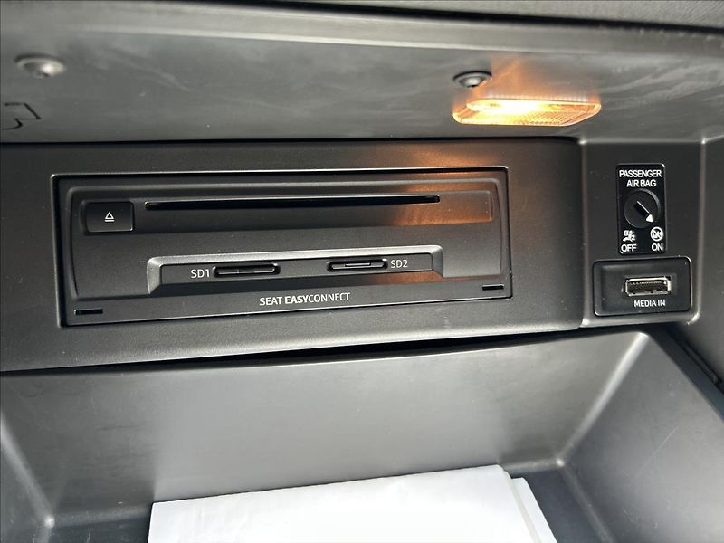 Seat Leon 2,0 TDi 110 kW DSG  Full LED - fotka 29 z 45