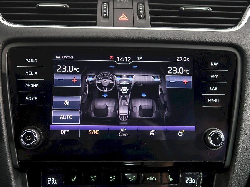 Škoda Octavia (2019) LAURIN&KLEMENT 2.0TDI 110KW DS - fotka 27 z 48