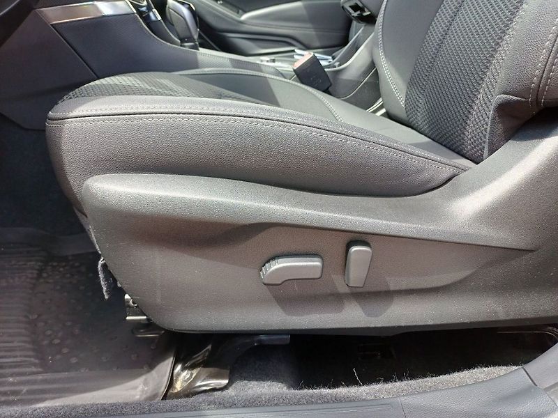 Subaru Forester COMFORT e-Boxer FB 20 110 kW C - fotka 8 z 22