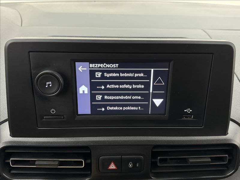 Opel Combo 1,2 81kW VÝHŘEV TAŽNÉ 1MAJ ČR - fotka 22 z 38
