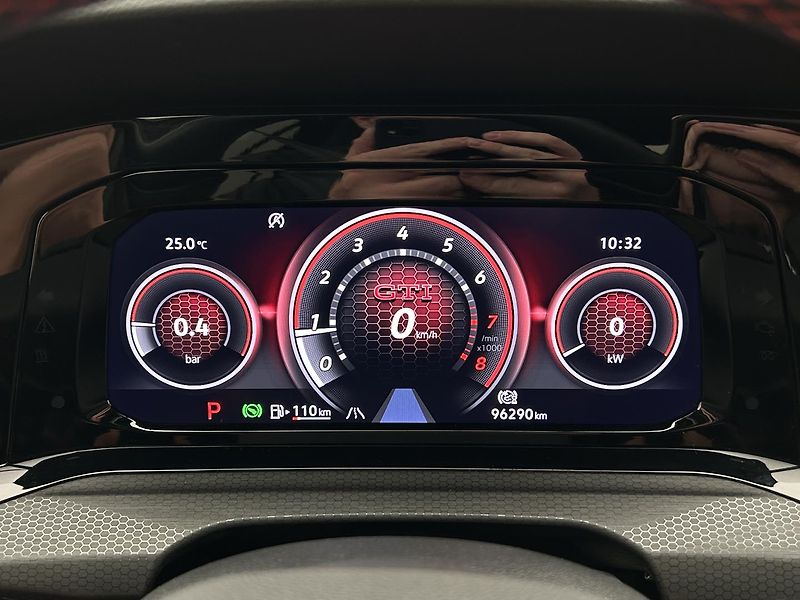 Volkswagen Golf 2.0 GTI  PERFORMANCE - fotka 7 z 30