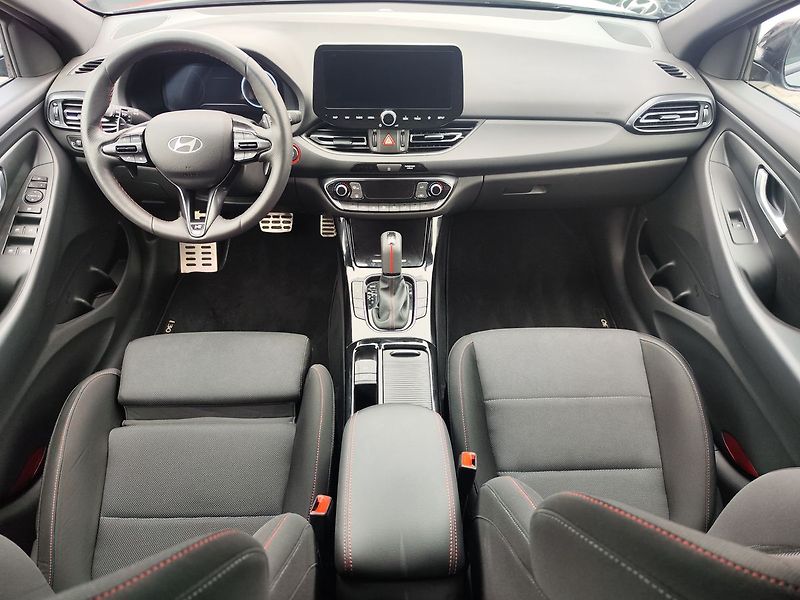 Hyundai i30 1.5 T-GDI/103kW N-Line DCT - fotka 14 z 35