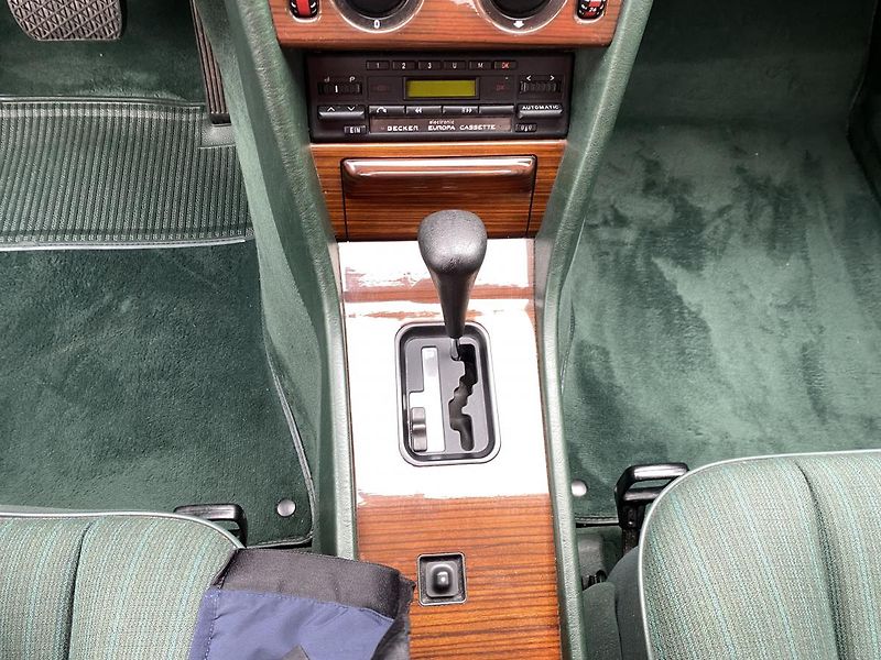 Mercedes-Benz 124 2.0i - 1xMaj - 40 000km - TOP - fotka 22 z 54