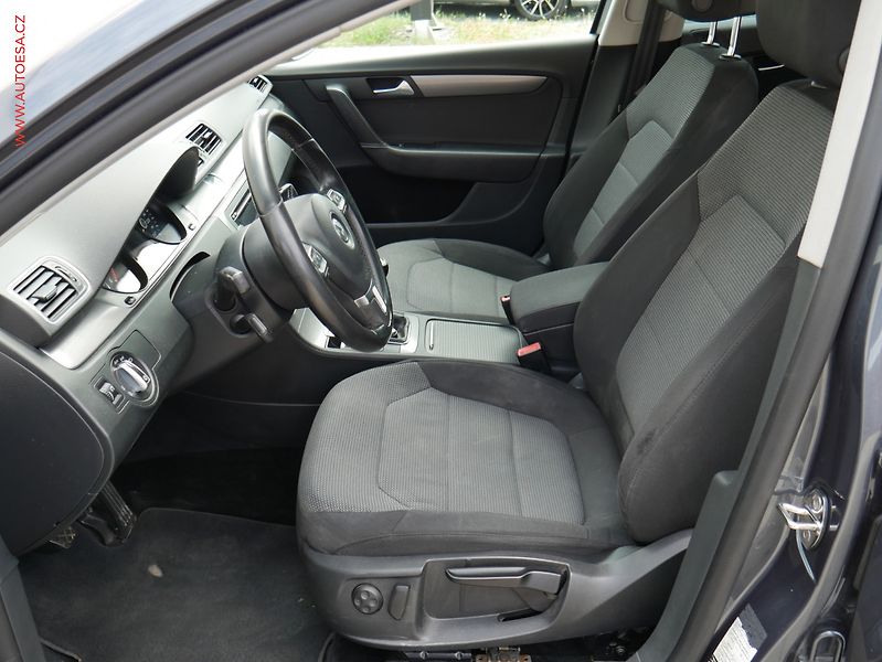 Volkswagen Passat (2011) 2.0TDi, ČR, Comfortline - fotka 9 z 22