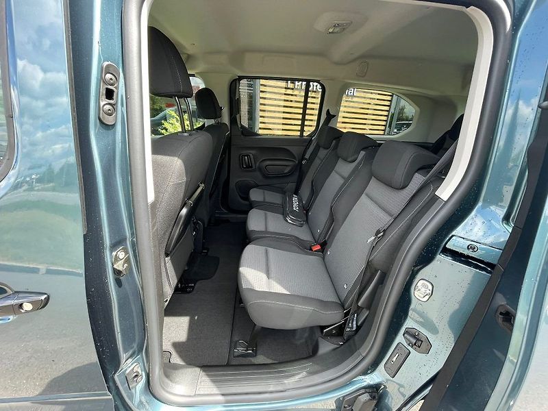 Toyota ProAce City Verso 1.5 D-4D A/T VIP 7S - fotka 22 z 29