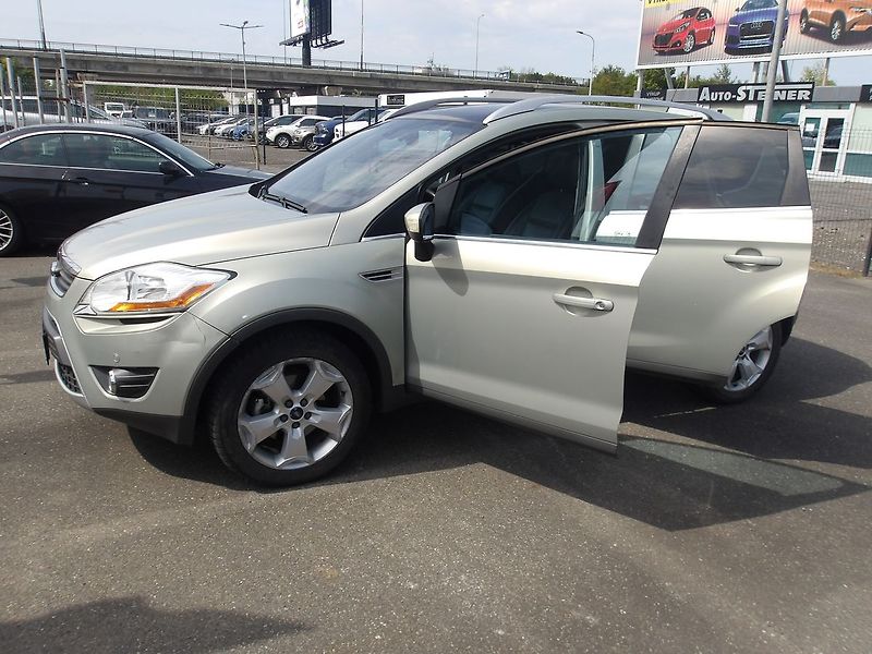 Ford Kuga 2,0TDCi 100 kW ! TITANIUM ! - fotka 12 z 29