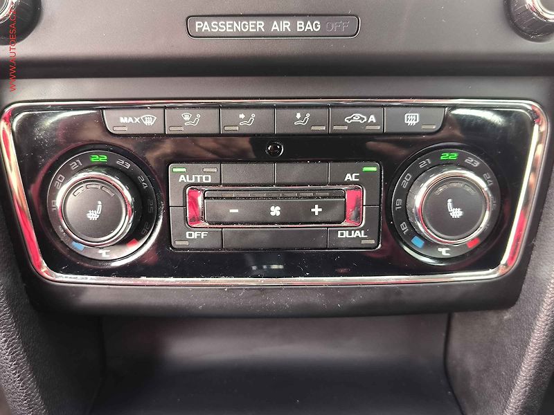 Škoda Superb (2010) 2.0TDI 4x4, ČR, Xenon, autoAC - fotka 14 z 20