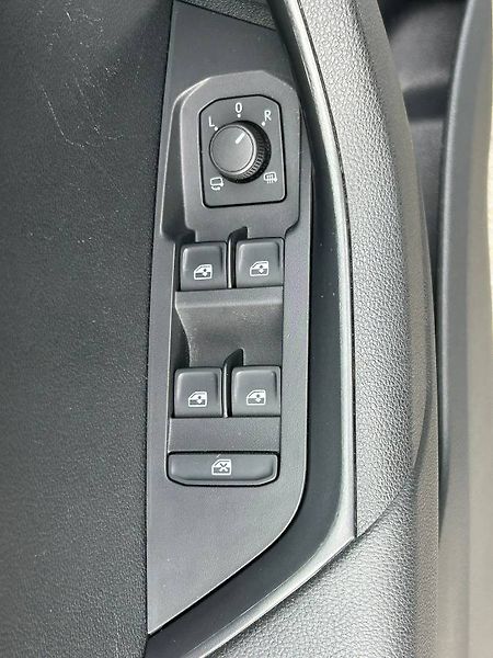 Škoda Karoq (2022) 1.5 TSI 110 kW Tažné Matrix - fotka 11 z 30
