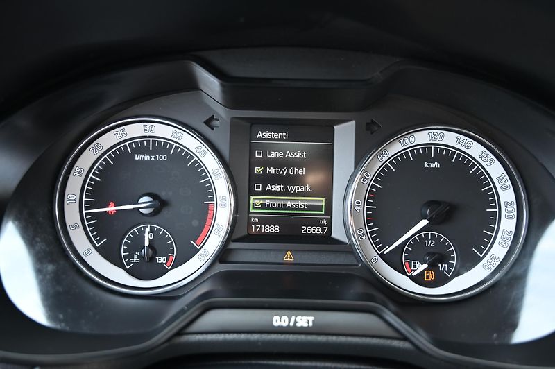 Škoda Octavia 1.6TDI 85KW DSG Clever 9/2018 - fotka 15 z 50