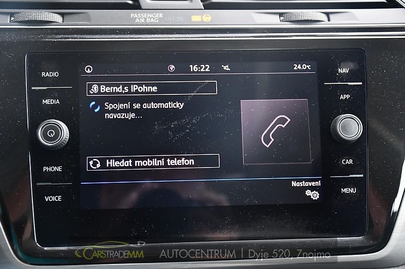 Volkswagen Touran 2.0TDi DSG TAŽNÉ 2xKOLA  - fotka 39 z 52