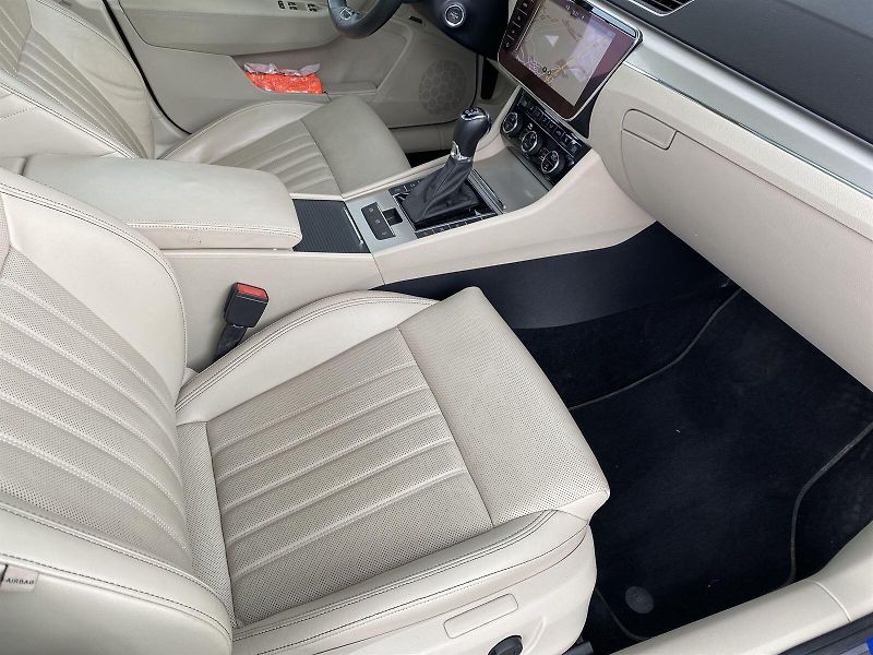 Škoda Superb (2022) Combi 2,0 TSI 4x4 DSG L&K - fotka 8 z 45