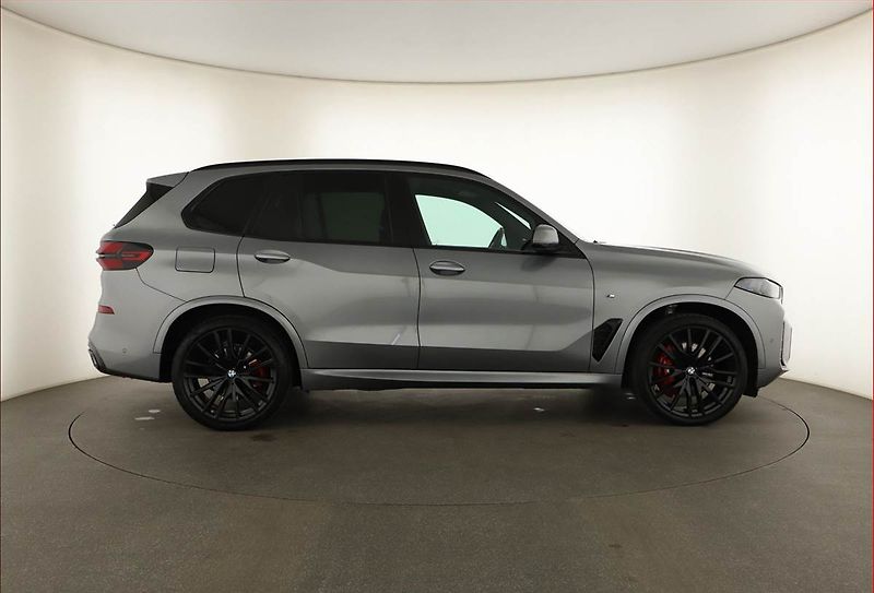 BMW X5 (2025) xDrive30d, M Paket, Vzduch - fotka 6 z 22