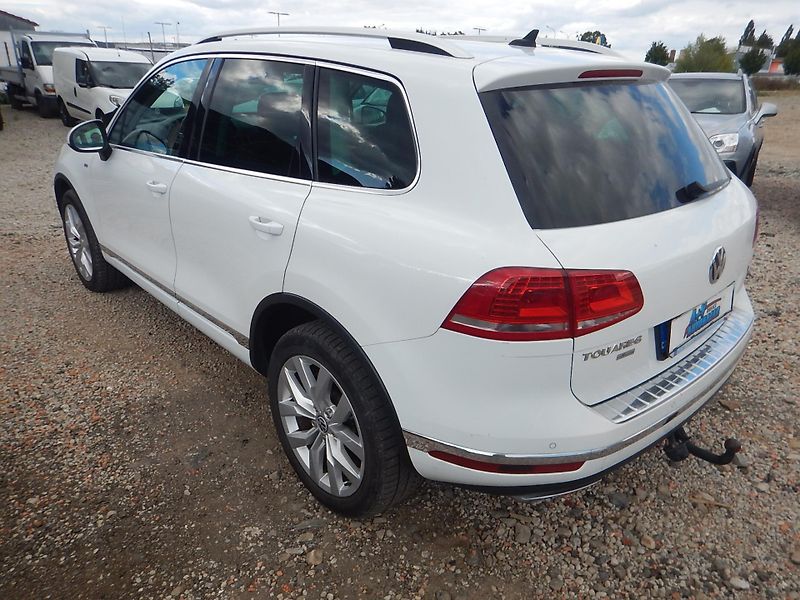 Volkswagen Touareg 3.0 TDI V6, 4x4, DSG - fotka 8 z 31