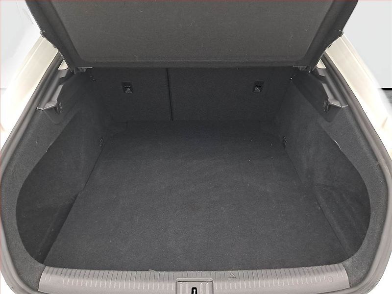Volkswagen Arteon (2018) 1.5 TSI, Automat, Tempomat - fotka 14 z 21
