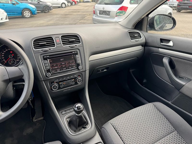 Volkswagen Golf (2010) Variant Comfortline 1.6 TDI - fotka 15 z 32