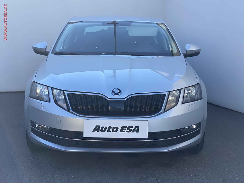Škoda Octavia (2019) 2.0 TSi, Style, DSG, TZ - fotka 2 z 17