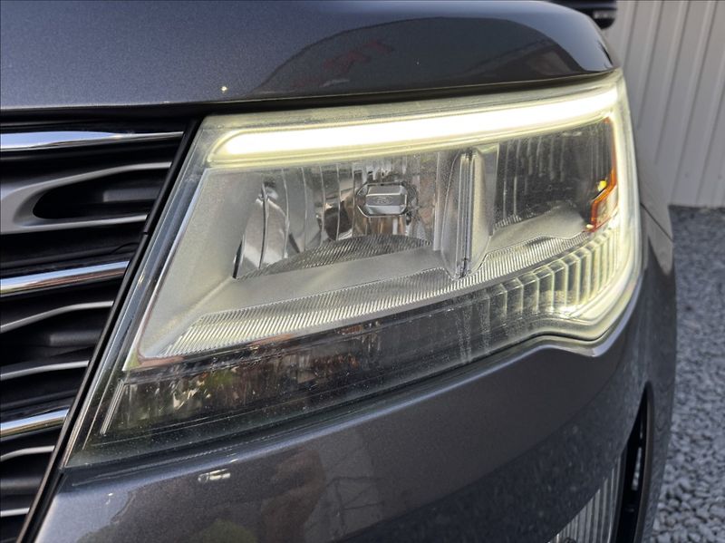 Ford Explorer 3,5 V6 268kW 4X4 PLATINUM - fotka 9 z 50
