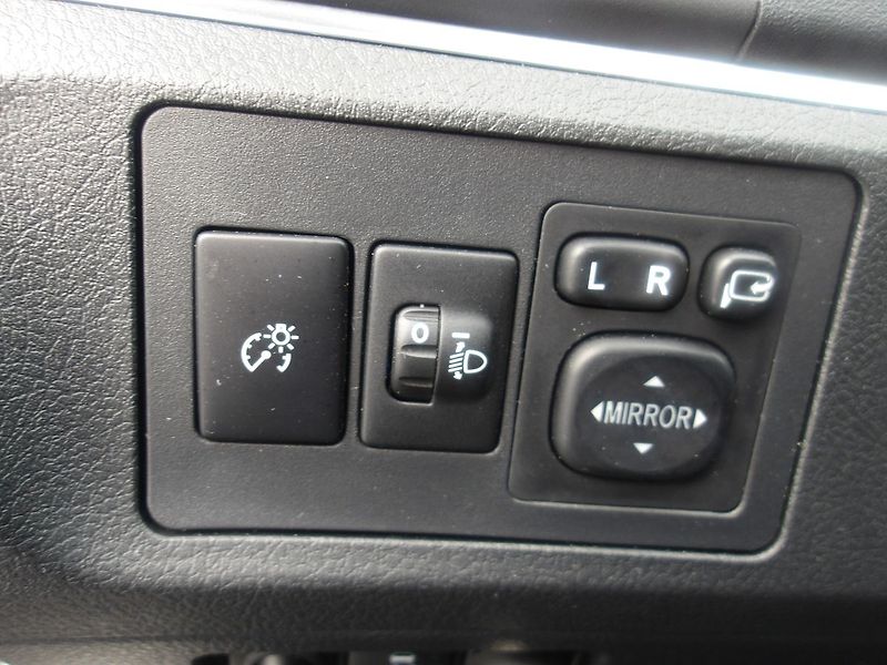Toyota Verso 1,6 D4D 82kW Nové v ČR! 2xkola - fotka 15 z 30