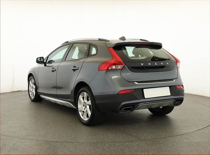 Volvo V40 (2013) 2.0 D3, Navi, Tempomat - fotka 4 z 17