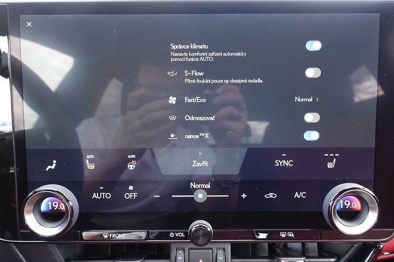 Lexus NX 350h NX350h Executive Top 4x4 - fotka 25 z 34