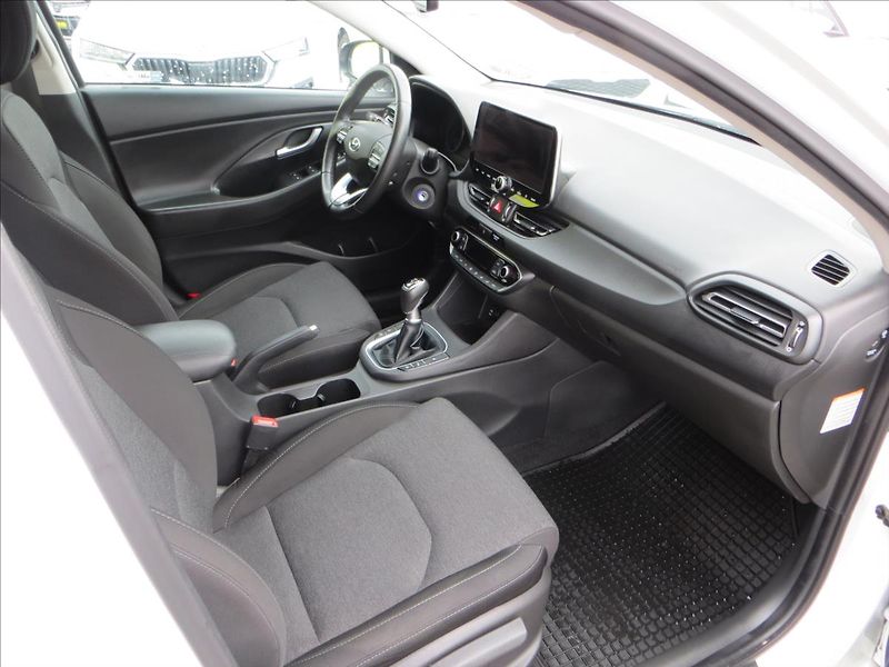 Hyundai i30 1,5 T-GDI 117kW Family Smart - fotka 10 z 26