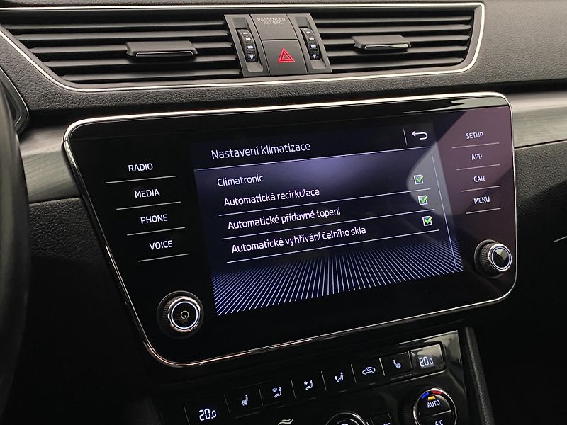 Škoda Superb 2.0TDI 140kW STYLE 4x4 DSG CZ - fotka 52 z 52