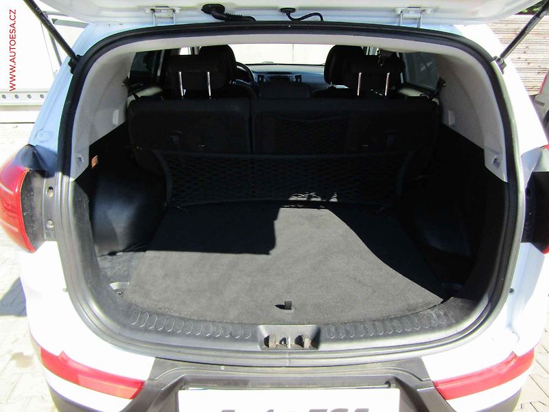Kia Sportage (2012) 1.6 GDi, xenon, AC - fotka 7 z 21