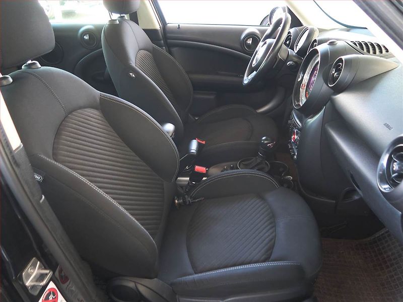 Mini Countryman (2014) Cooper SD, Automat, Navi - fotka 9 z 25