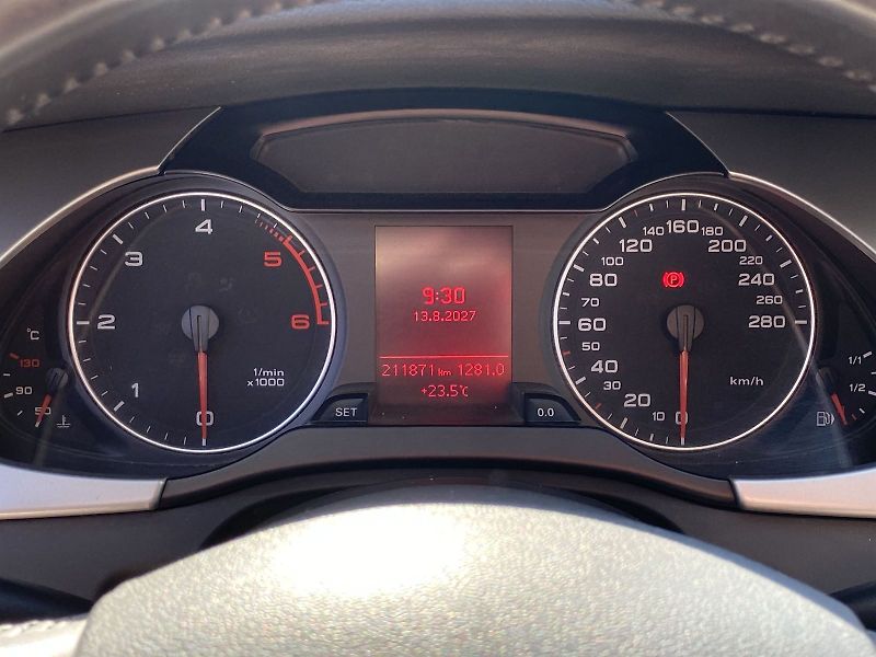 Audi A4 (2008) Avant 2.0 TDI - fotka 10 z 28