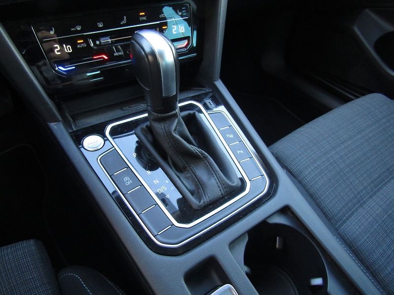 Volkswagen Passat (2021) 2.0 TDI DSG ACC - fotka 39 z 45