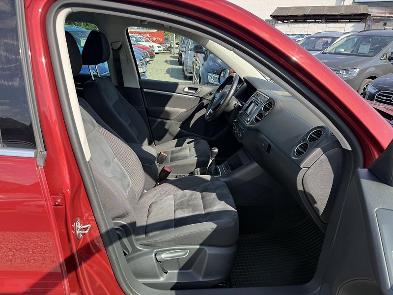 Volkswagen Tiguan 1.4 TSI SPORT & STYLE 92KW - fotka 10 z 13