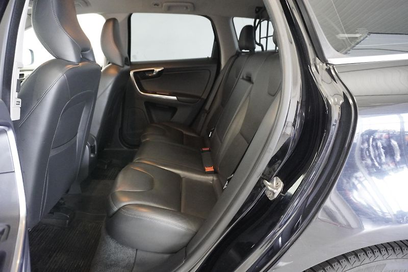 Volvo XC60 (2015) XC60  2,0 D4 AUTOMAT - fotka 24 z 30