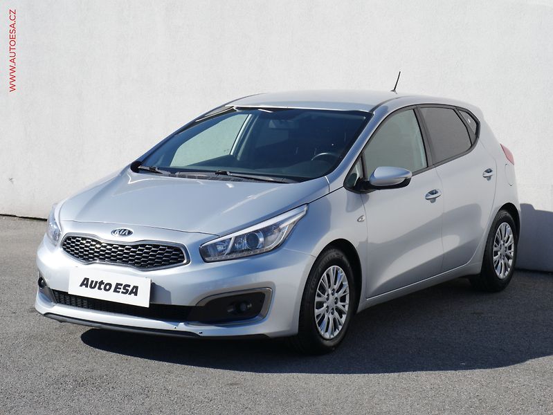 Kia Ceed (2017) 1.6 CRDi, ČR, AC, výhřev sed - fotka 3 z 22