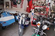 Motocykl Jawa Californian ve zbarvení VB.
