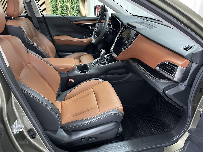 Subaru Outback 2.5 i CVT AWD Touring TOP  - fotka 14 z 32