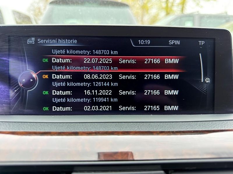 BMW Řada 3 320d 4x4 135 kW automat - fotka 20 z 22