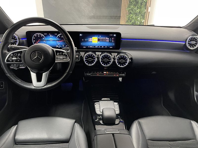 Mercedes-Benz CLA 200 AT ČR , REZERVACE - fotka 21 z 34