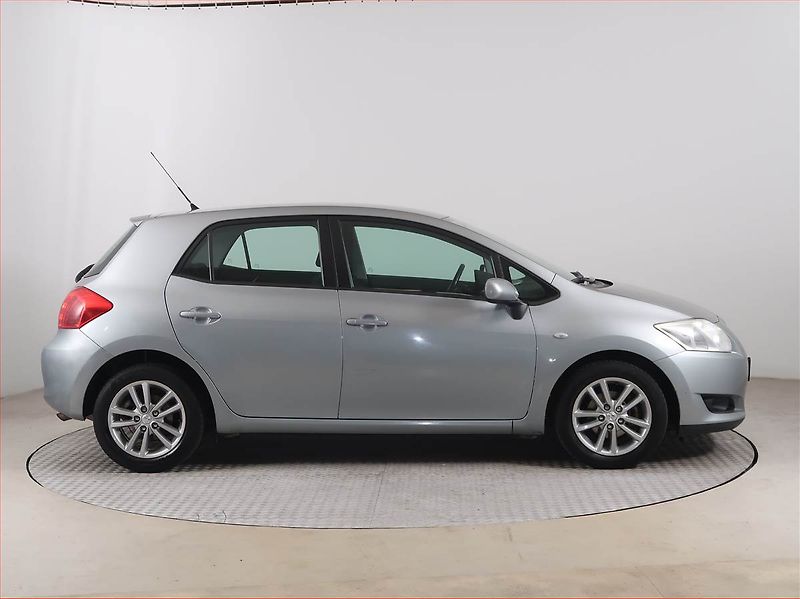Toyota Auris (2009) 1.6 Dual VVT-i, Serv.kniha - fotka 6 z 15