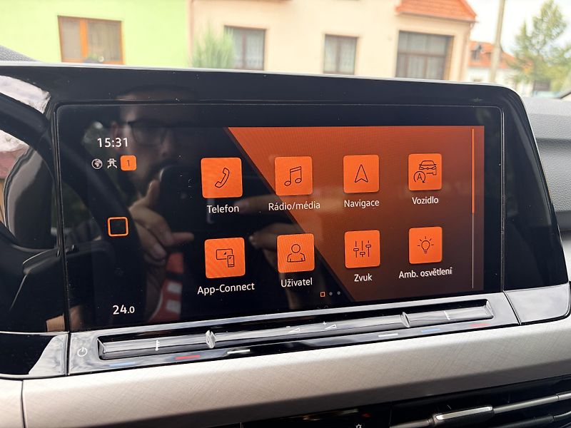 Volkswagen Golf Variant 2.0TDI DSG 110KW LED  - fotka 26 z 48