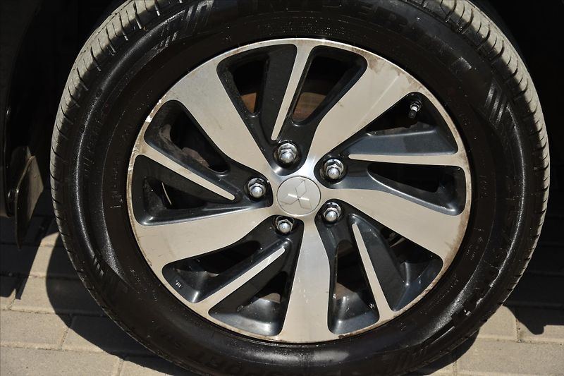 Mitsubishi ASX 2.2Di-D 4WD A/T INTENSE ČR - fotka 9 z 22