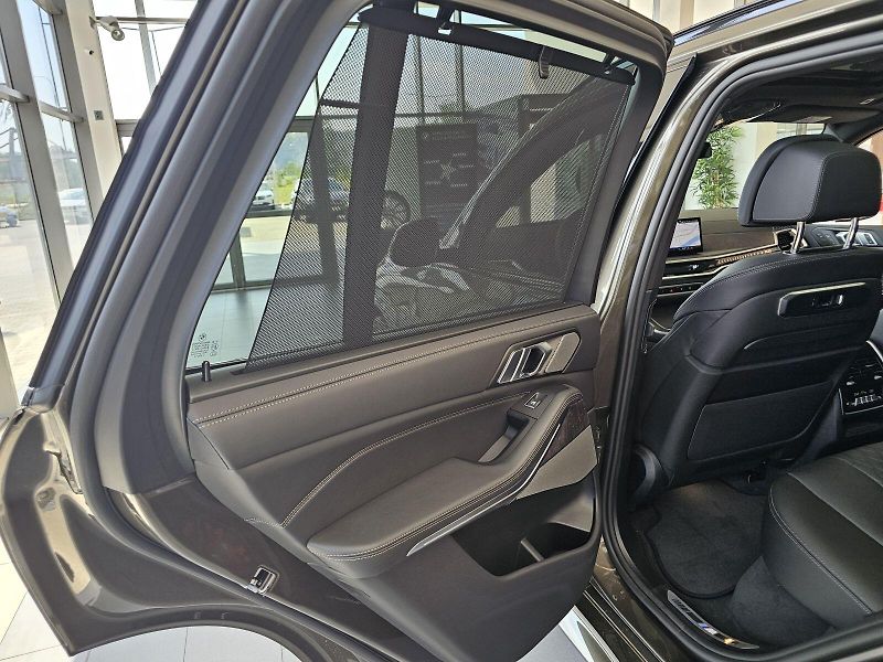BMW X5 xDrive40d - fotka 16 z 36