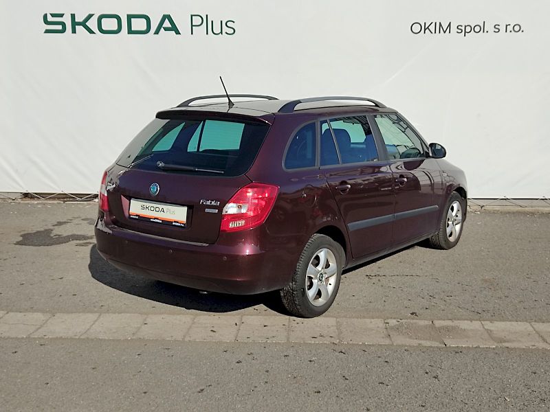 Škoda Fabia (2012) Combi Ambition 1,2 Tsi 63 kw - fotka 2 z 25