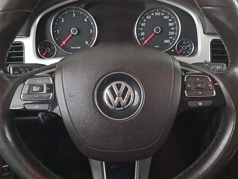 Volkswagen Touareg (2010) 3.0 TDI, 4X4, Automat, Navi - fotka 16 z 25
