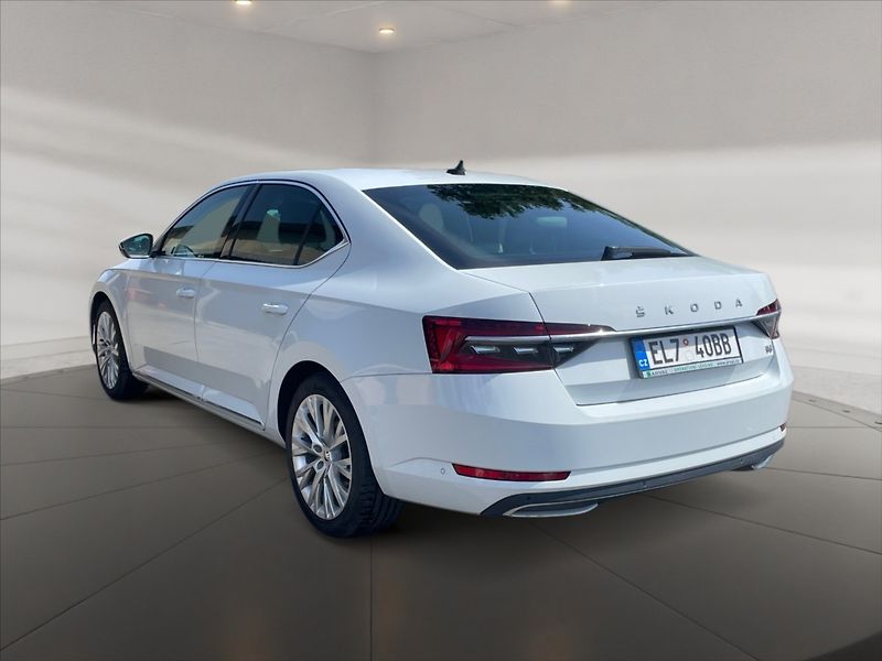 Škoda Superb 1,4 PHEV 160 L&K DSG - fotka 4 z 11