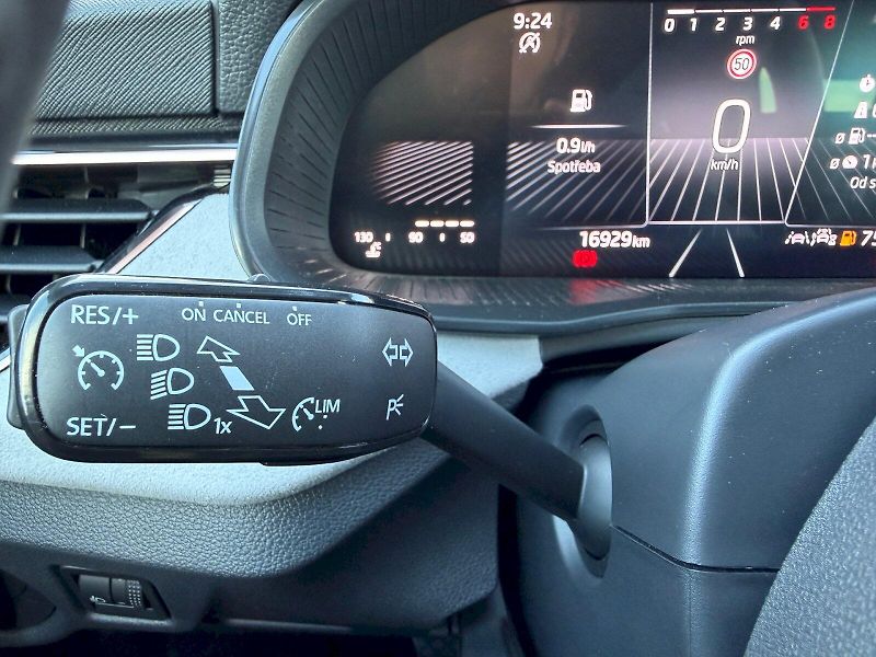 Škoda Scala (2025) 1.5 TSI 110kW Top Selection - fotka 14 z 35