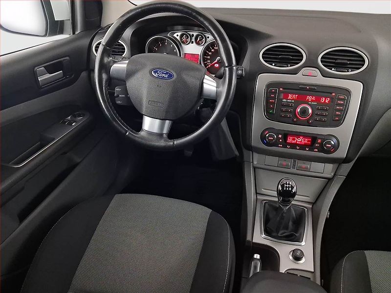 Ford Focus (2010) 1.6 16V, ČR,1.maj, po STK - fotka 7 z 20