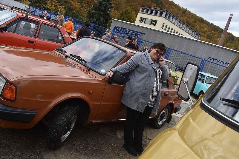 Historie na silnici! Fanoušci starých vozů zaplnili centrum Adamova. Na tradiční Doklikované.